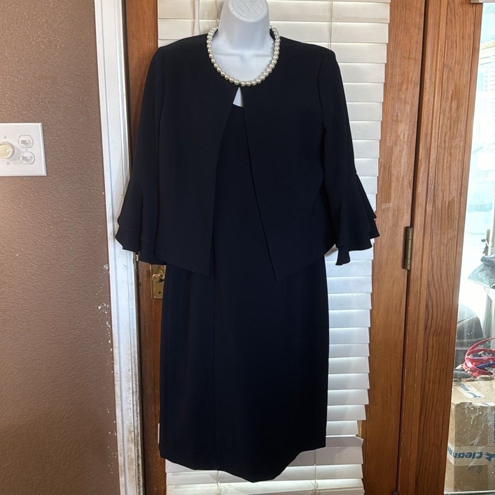 Tahari Size 8, Navy, 2-piece dress suit